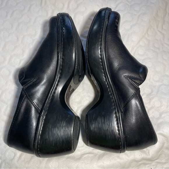 Ariat Clogs Women’s 5.5B Leather Upper Black Slip On Shoes Round Toe Clogs - Picture 5 of 10